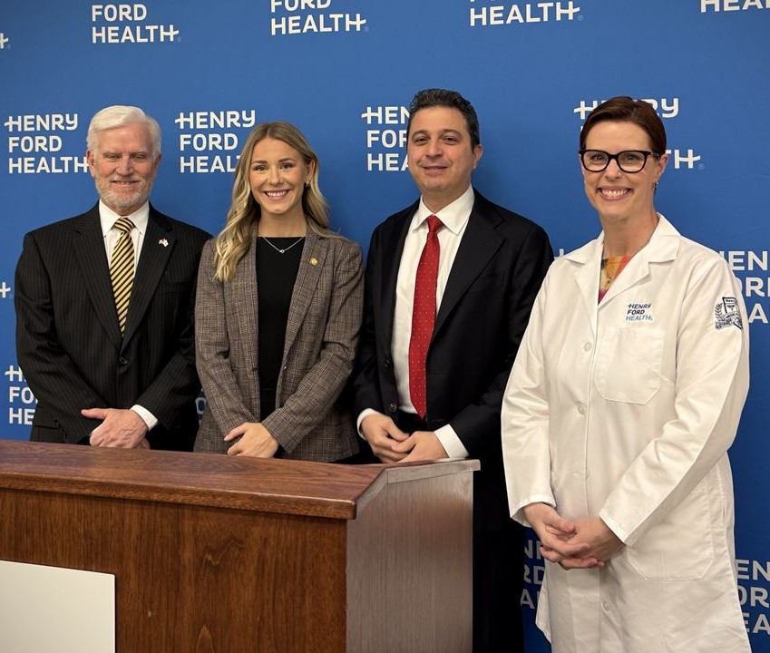Henry_Ford_Med_compact